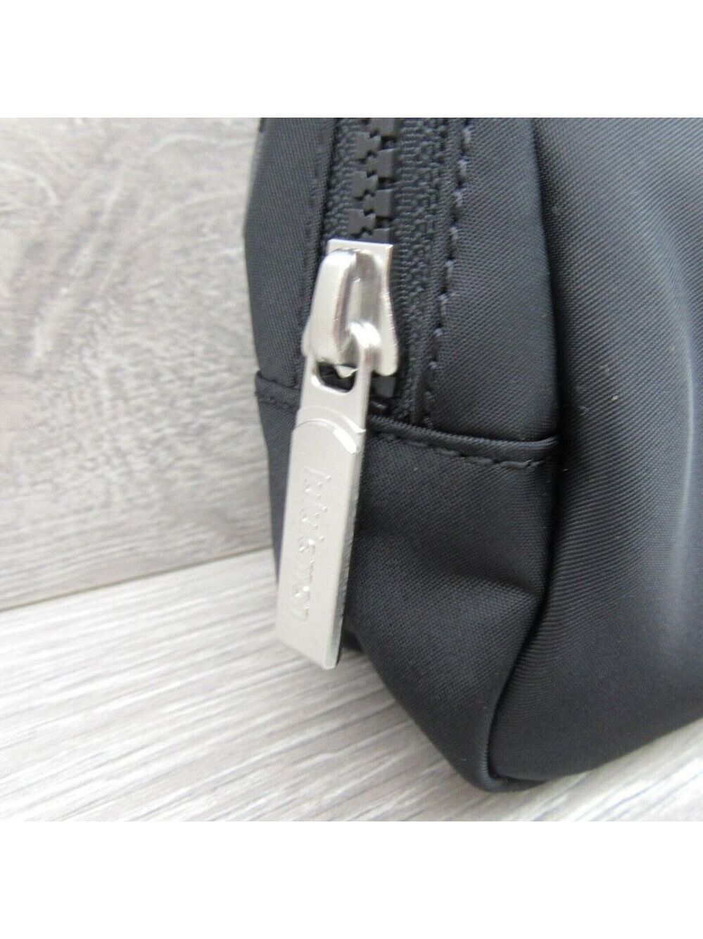 Lululemon Everywhere Belt Bag "Wordmark" Black (1L) Travel Vacation NEW - Picture 4 of 16